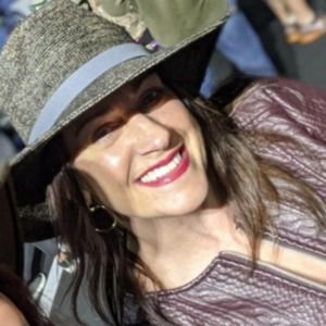 Meet your Posher, Joanie